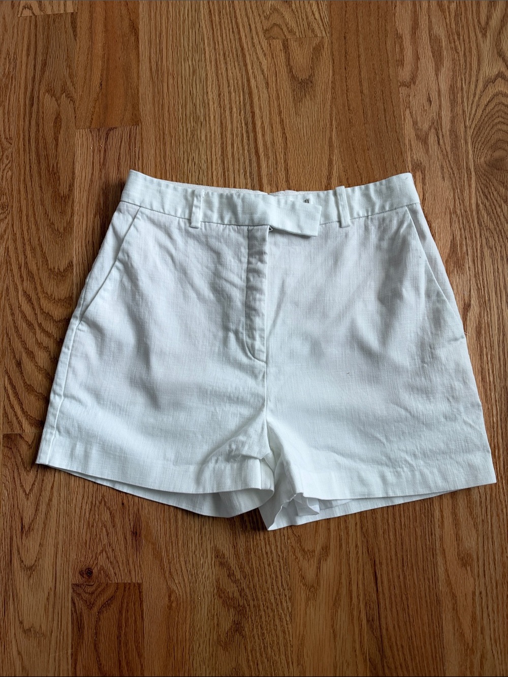 Aritzia Babaton shorts